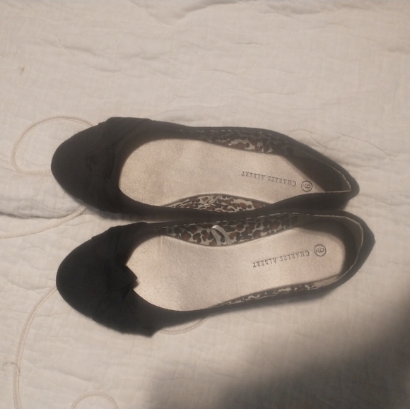 Charles Albert brand, black flats, size 9 - Picture 1 of 5